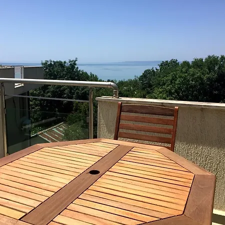 Sea Lagoon Coastal Apartments 카바르나